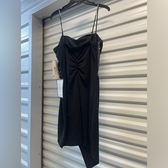 Black Dress - Picture 3 of 4